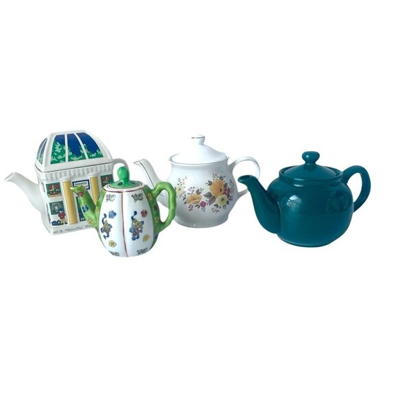 Wade Sadler Other - 4 Small Teapots Teapot Wade Sadler Collection Vintage